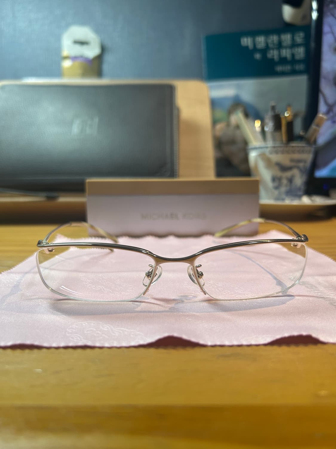 마이클 코어스 티타늄반무테 안경 상품이미지2