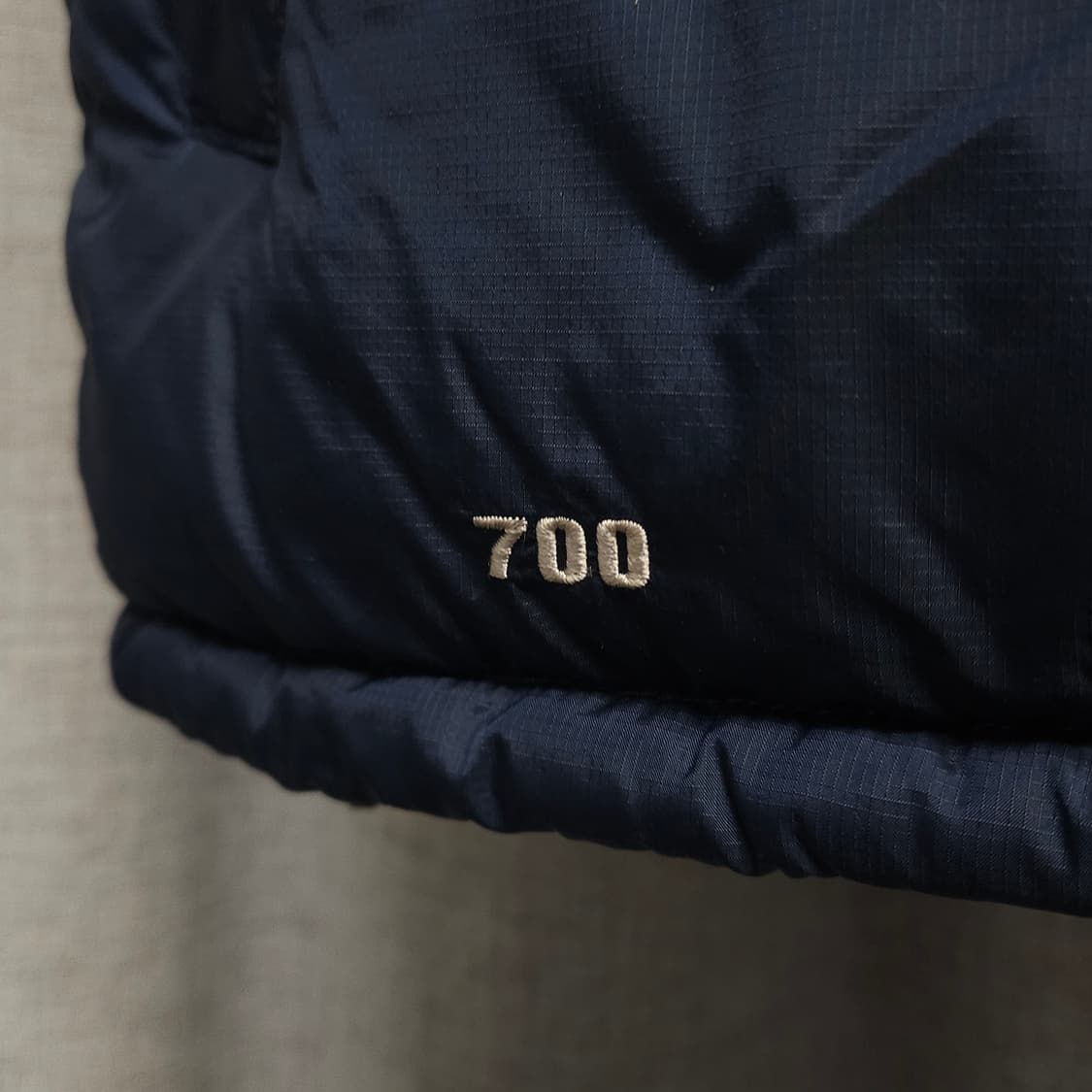 L ) 노스페이스 700 눕시 패딩 베스트 네이비/블랙 상품이미지3