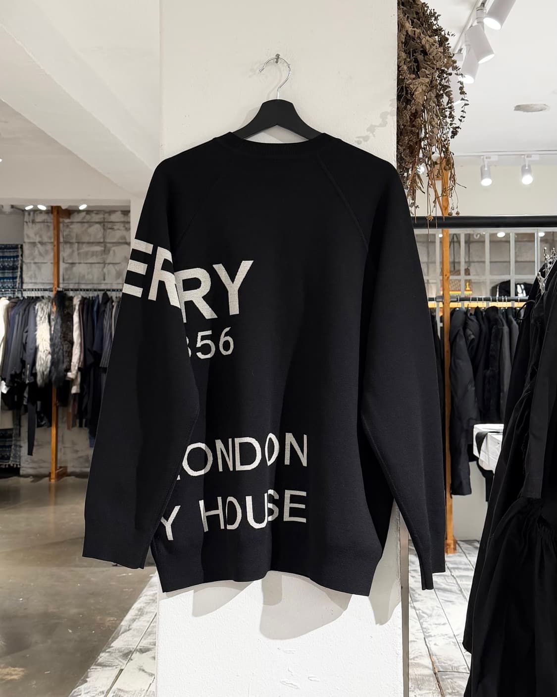 버버리 블랙 호스페리 로고 니트 스웨터 상품이미지7