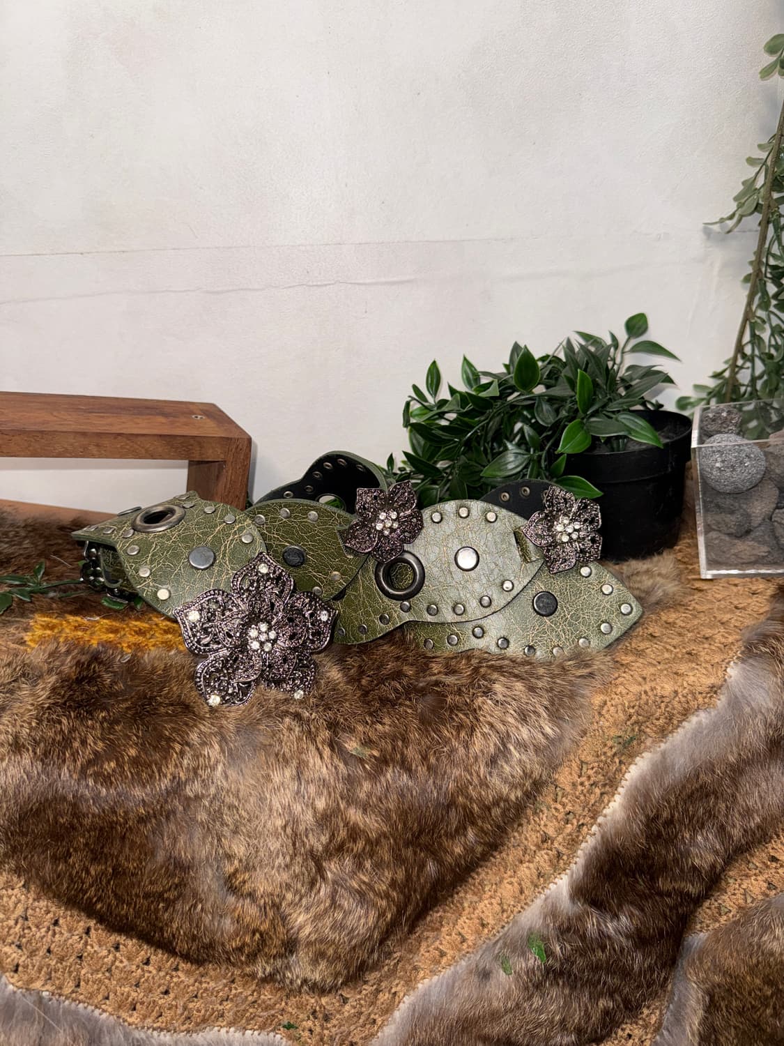 Khaki cubic flower stud punching belt 상품이미지2