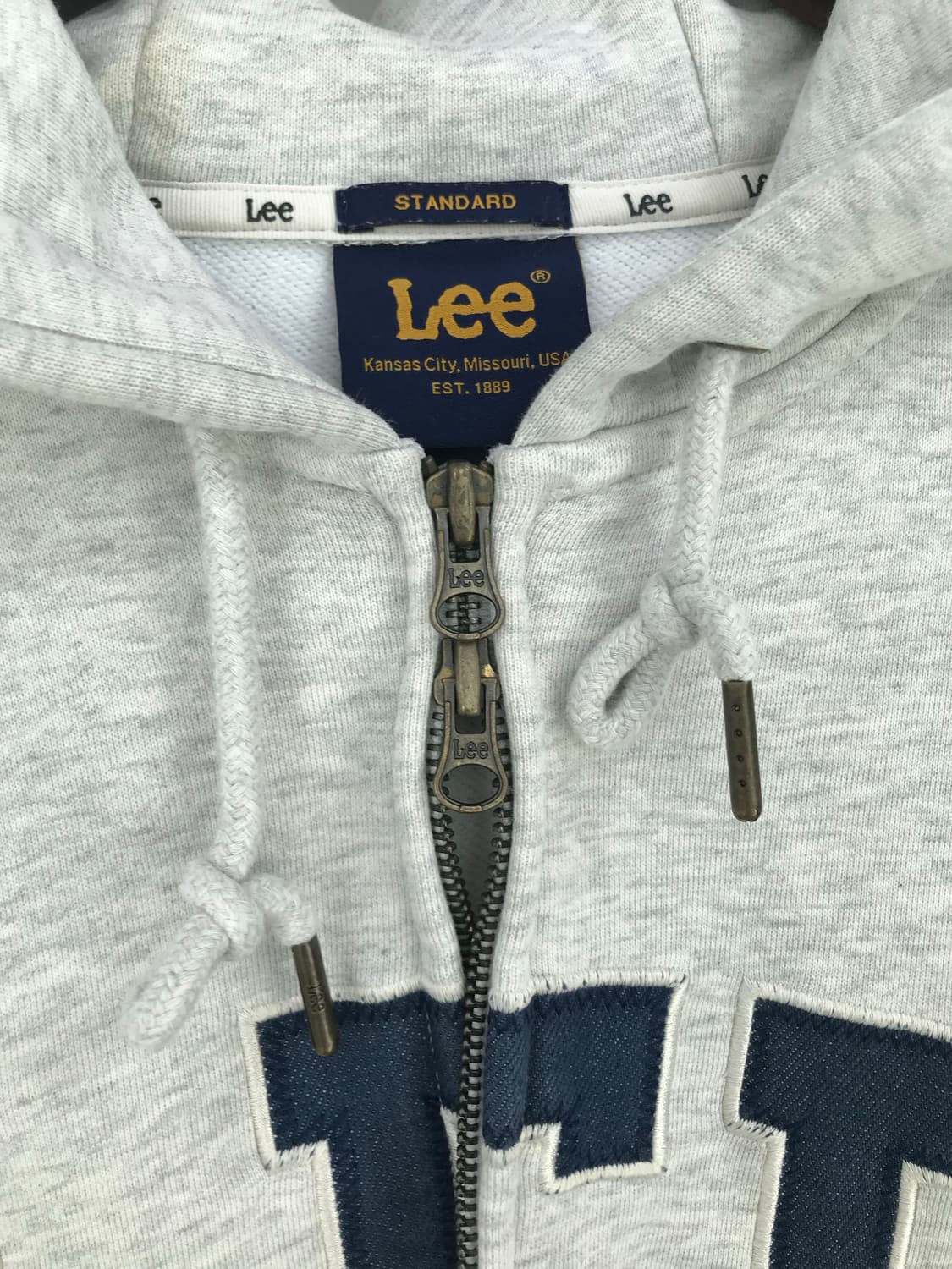 Lee 리 자수로고 그레이 후드집업 상품이미지5