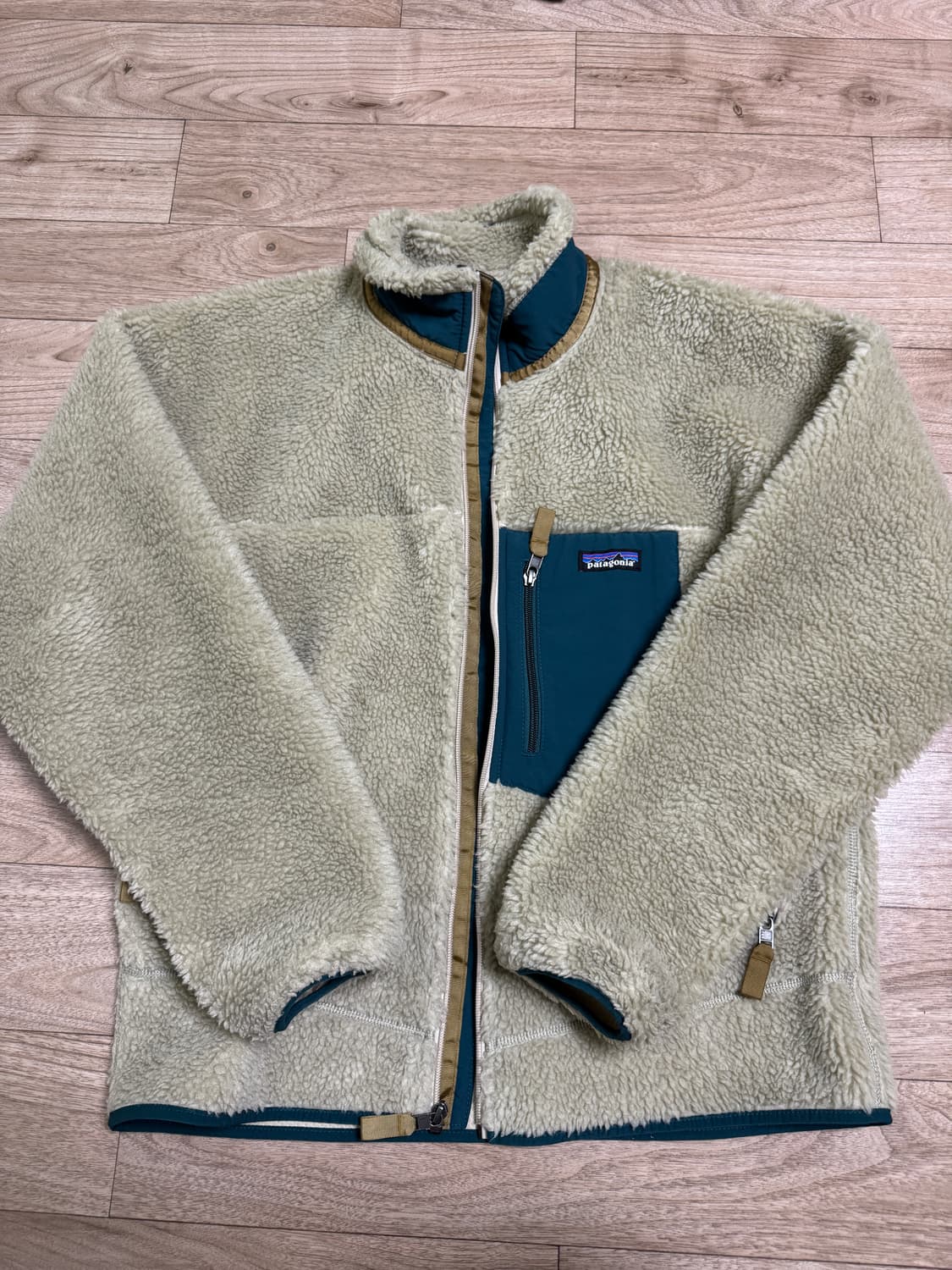 파타고니아 레트로x 펠리컨 M 상품이미지2