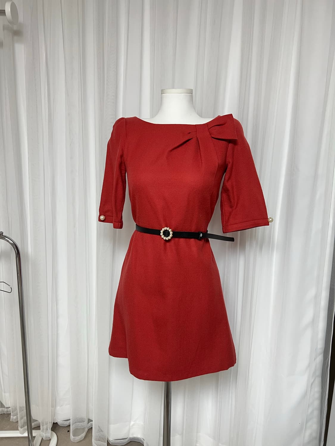 리본 포인트 딥레드 진주버튼 원피스 파티룩 상품이미지2