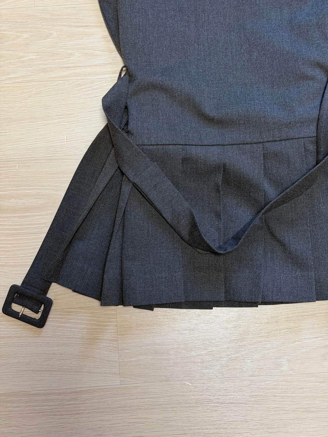 오픈와이와이 BELTED PLEATED MINI DRESS, GRAY 상품이미지5