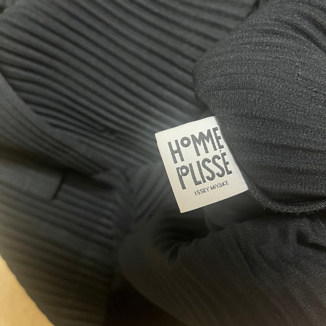 [4] 이세이미야케 옴므플리세 JL140 집업 블랙 상품이미지3