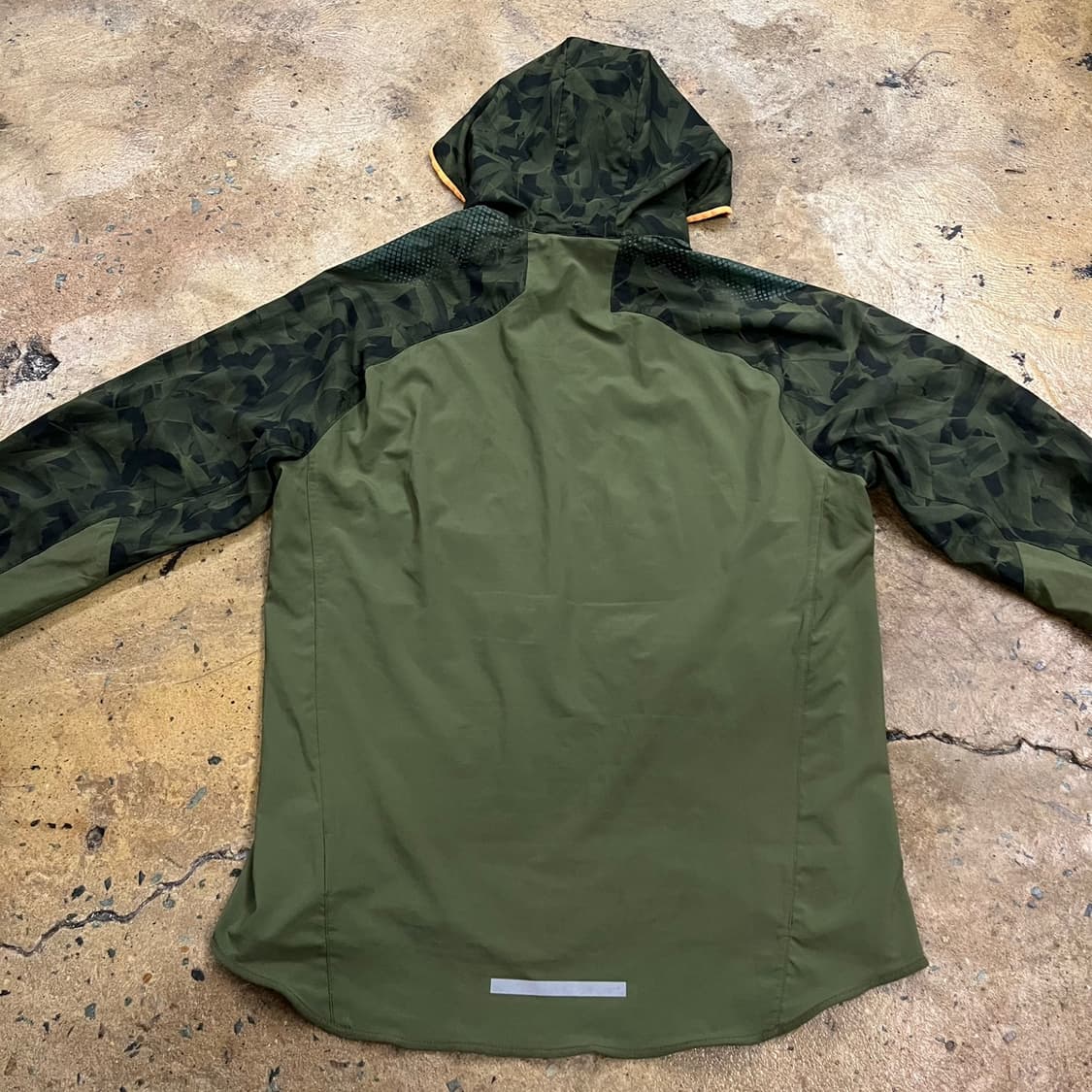 [정품/100,L] 나이키 러닝 카모 스카치 바람막이 후드집업 b15 상품이미지4