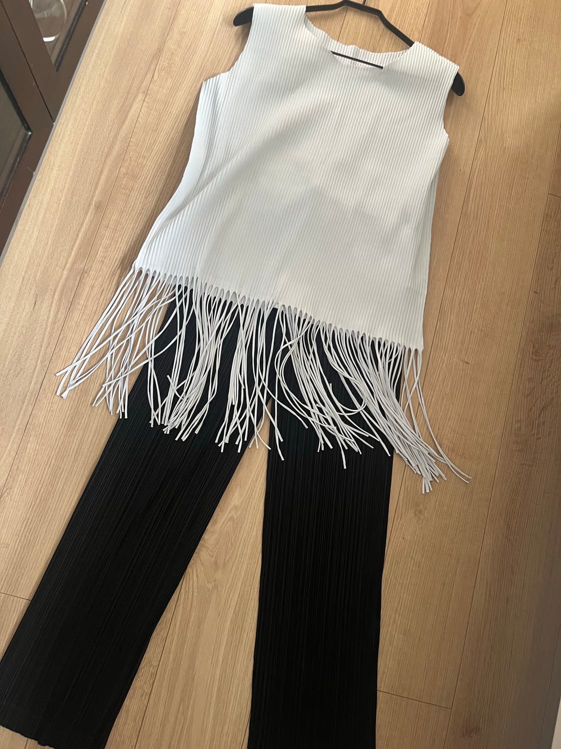 me  ISSEY MIYAKE 플리츠 프린지탑 상품이미지1