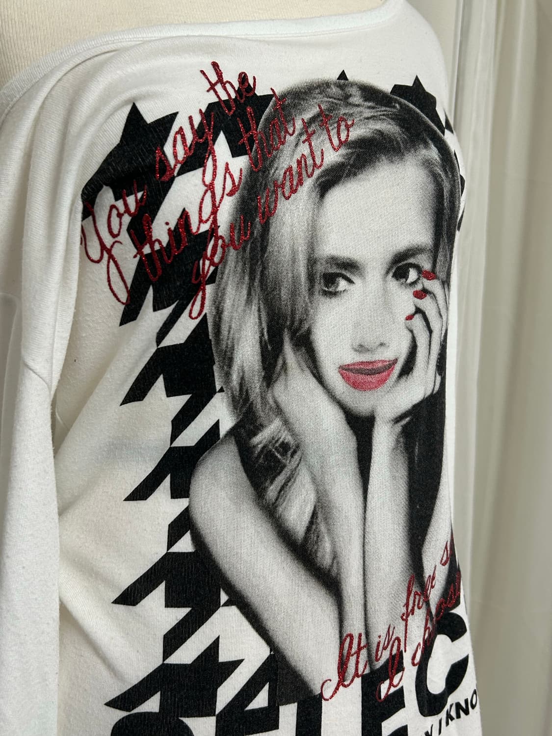 세실맥비 Y2K 글리터 프린팅 원오프 롱슬리브 상품이미지2