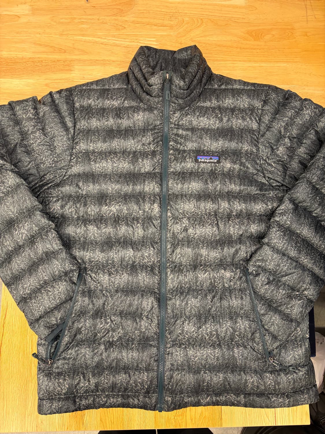 [M] 파타고니아 다운 경량 패딩 상품이미지1