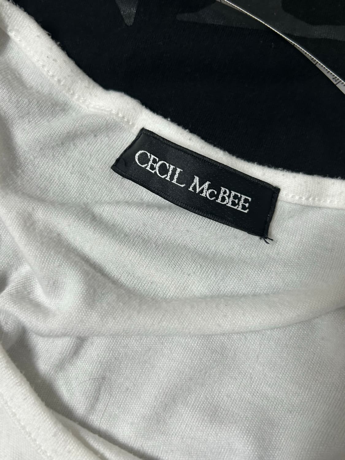 세실맥비 Y2K 글리터 프린팅 원오프 롱슬리브 상품이미지3