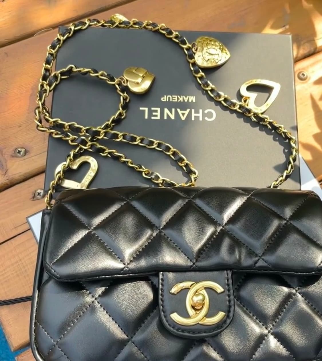 샤넬 뷰티 하트 참 체인 크로스백  상품이미지3