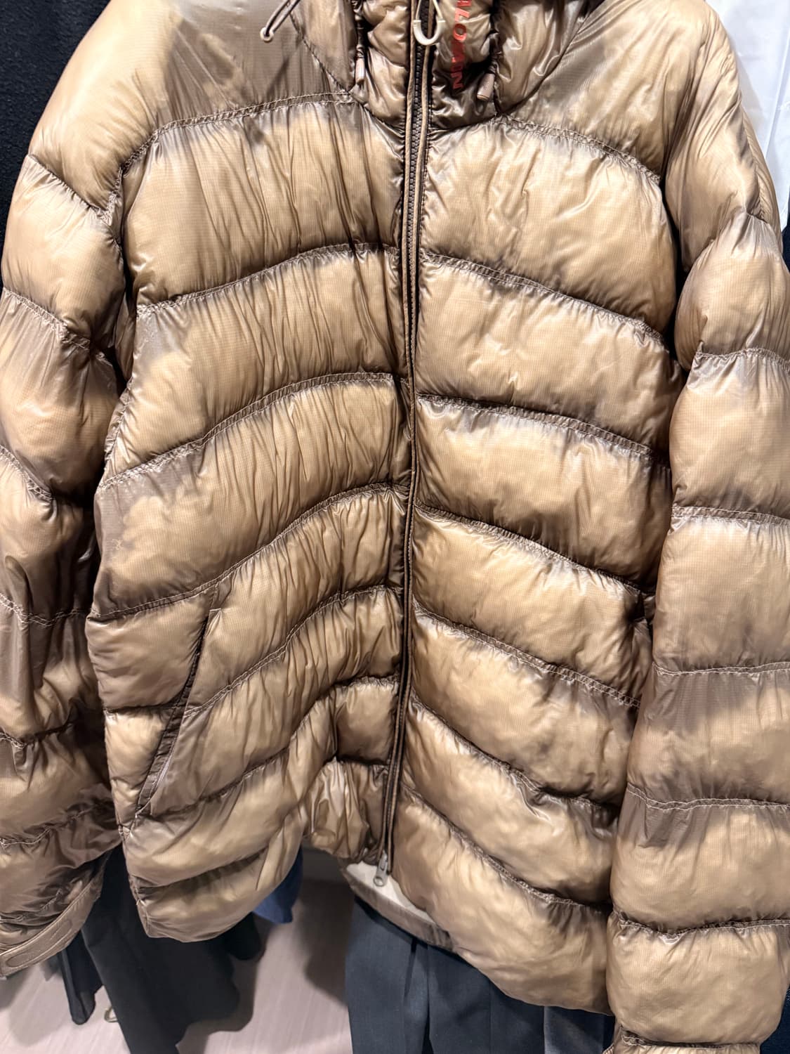 살라몬 경량패딩 L사이즈 크로스인슐레이션 상품이미지1