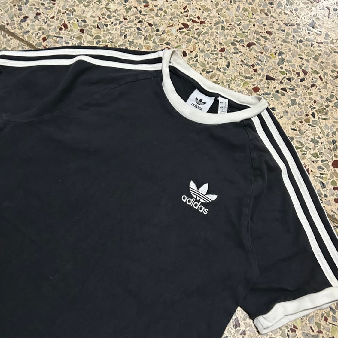 아디다스(ADIDAS)블랙 링거티 상품이미지2