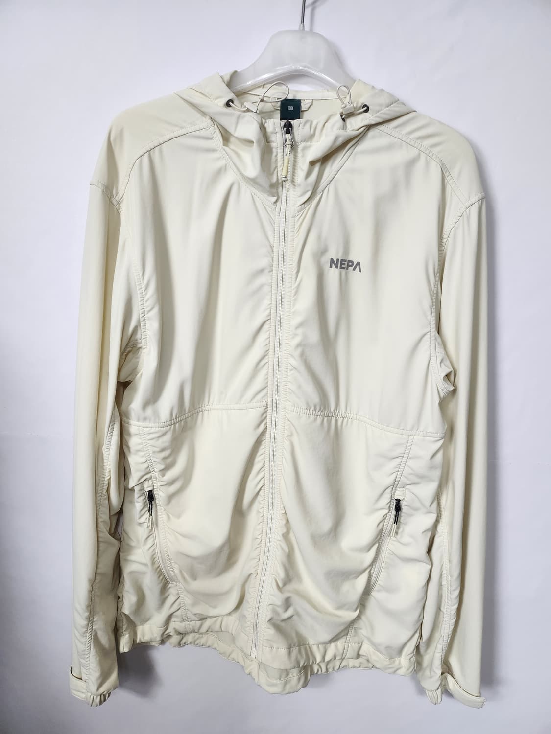 네파 신축성좋은 부드러운 바람막이 후드자켓  100 L 새제품 상품이미지1