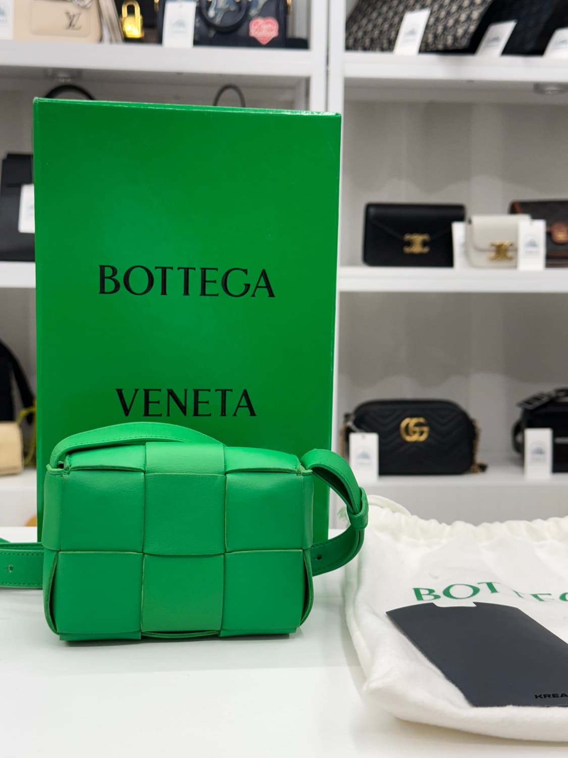 [미니] 보테가베네타 레더 카세트백 상품이미지1