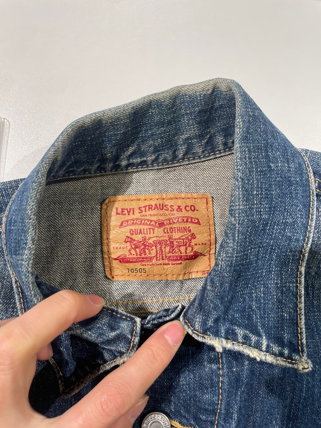 리바이스 70505 중청 워싱 웨스턴 트러커 데님 자켓 상품이미지7