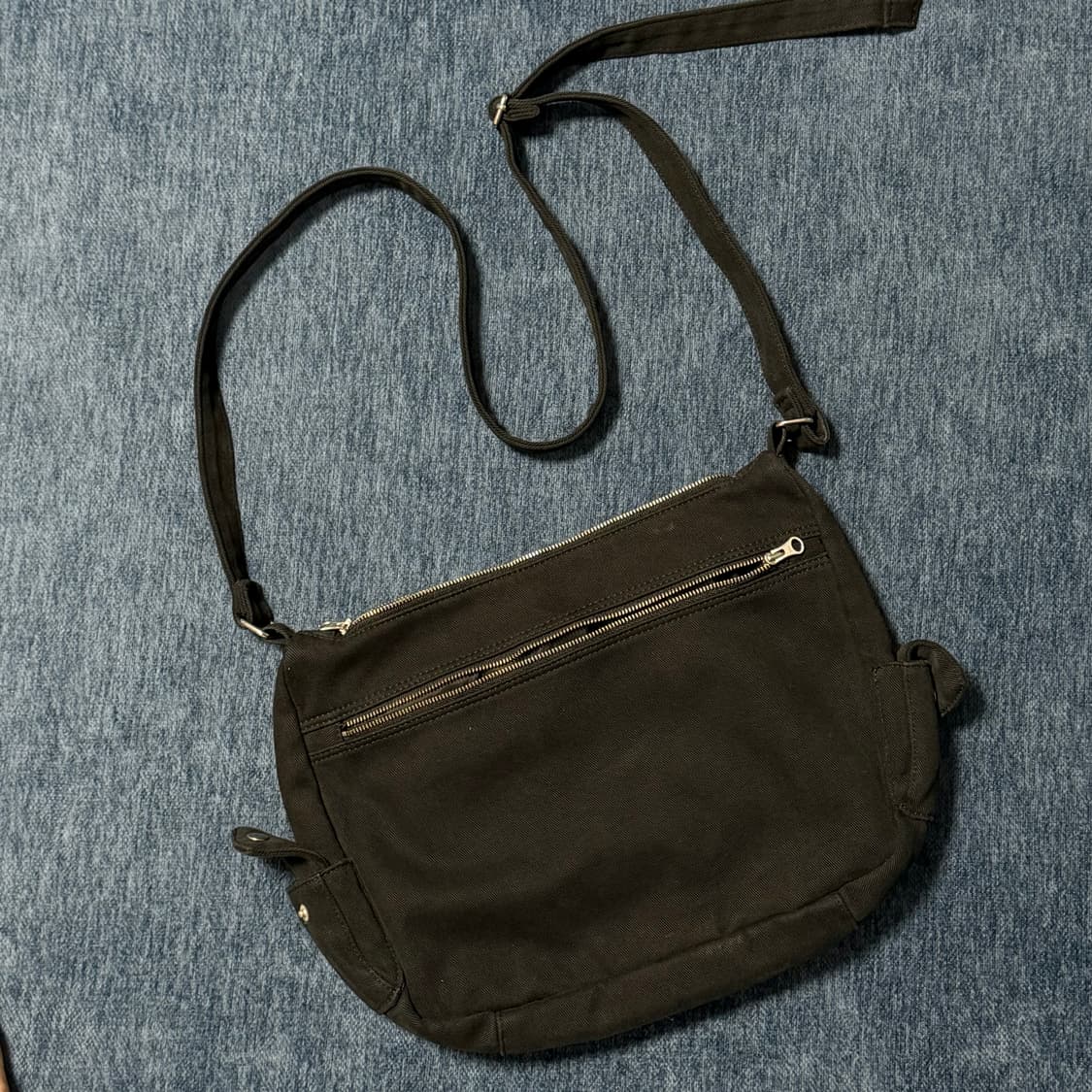 더콜디스트모먼트 크로스백 상품이미지2