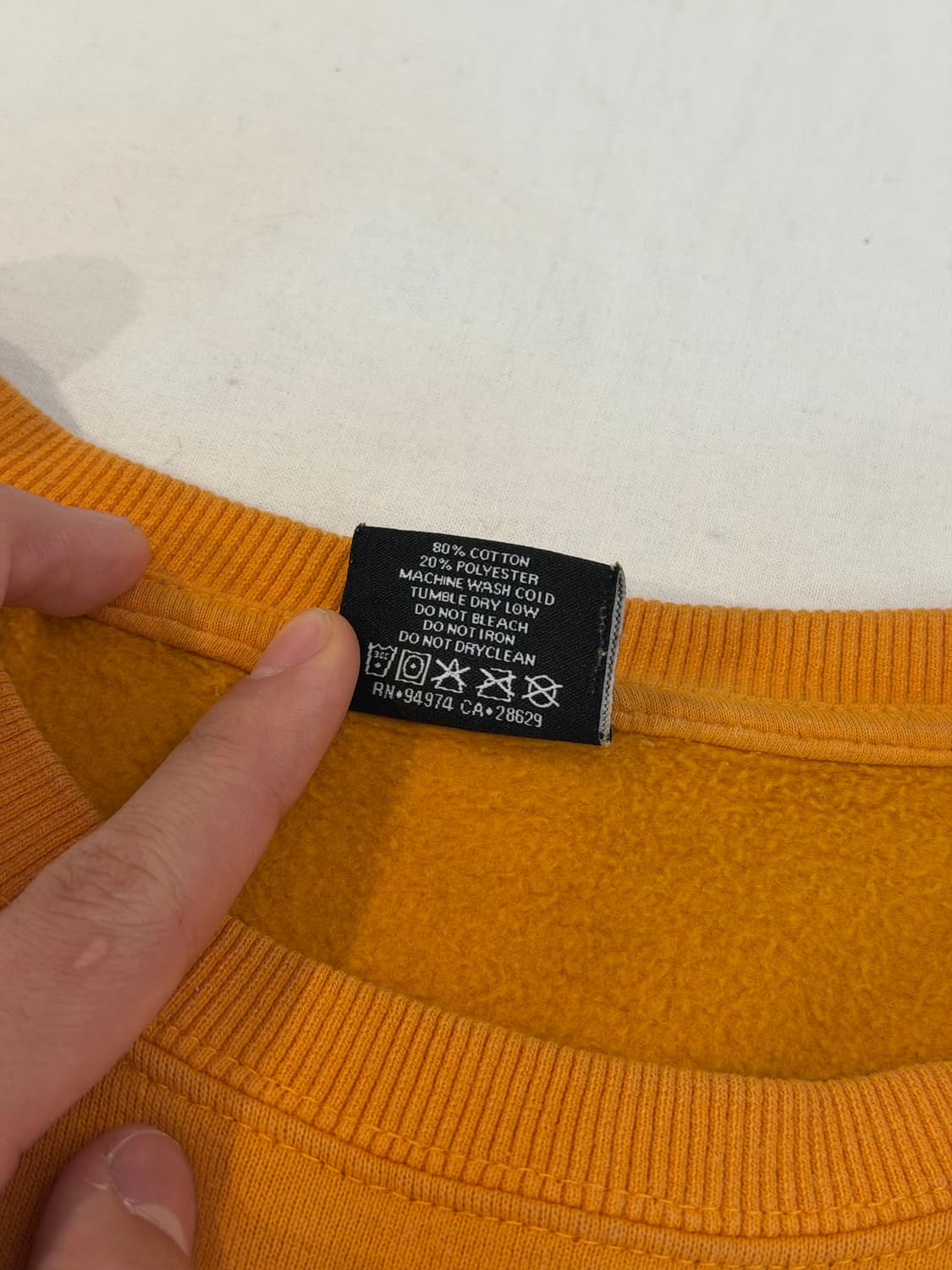 스투시 3D 스탁로고 자수 맨투맨 스웻셔츠 오렌지 상품이미지4