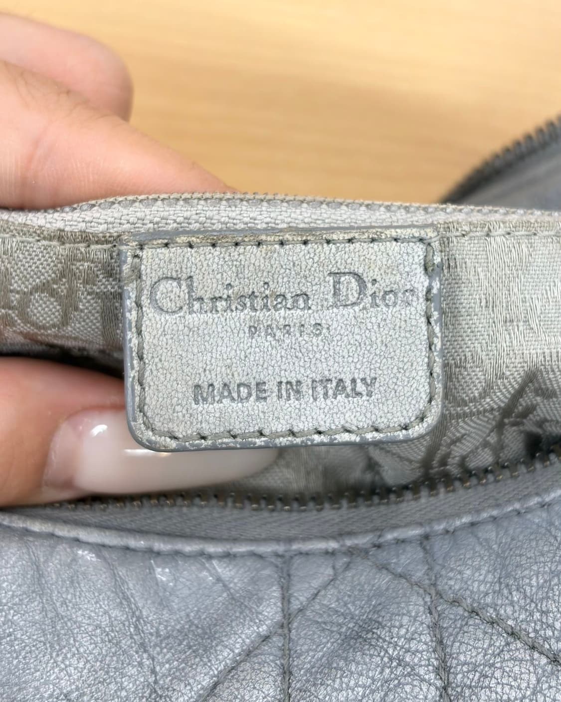 디올 그레이 까나쥬 퀄팅 가죽 호보백  상품이미지7