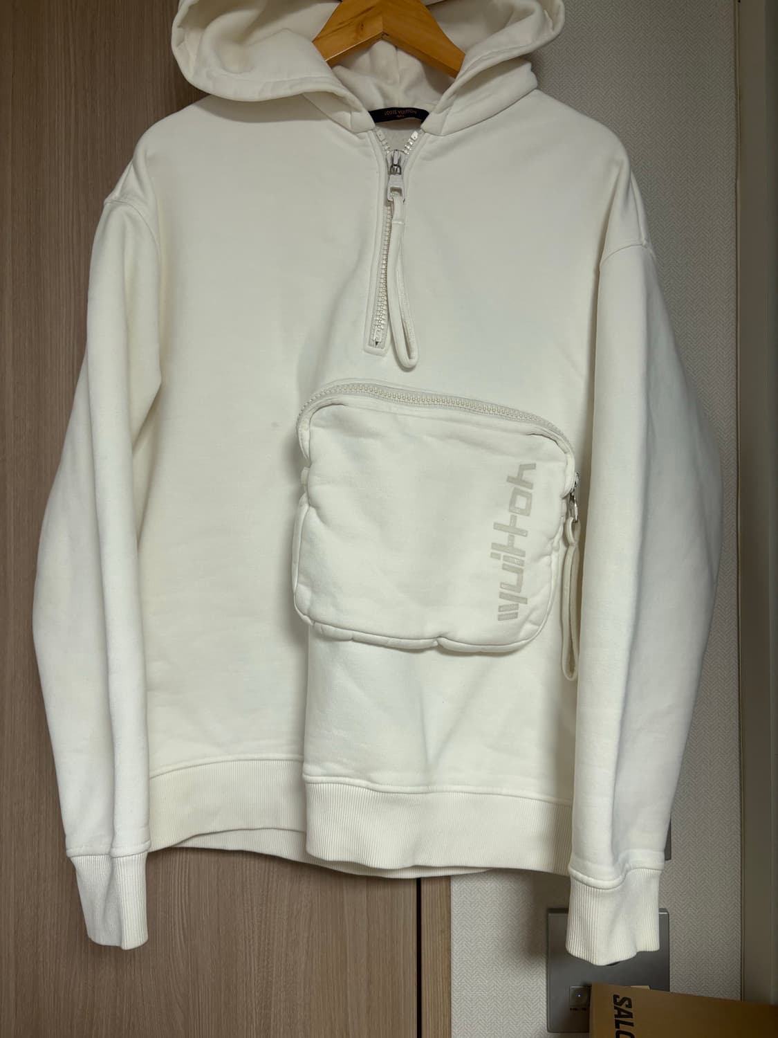 루이비통 버질아블로 3D 포켓 후드티 상품이미지1