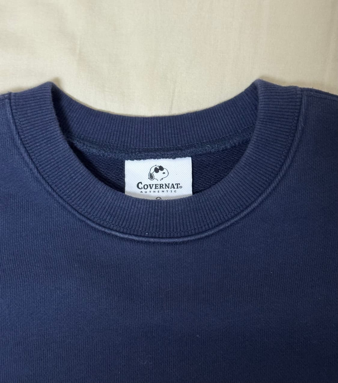 커버낫 우드스탁 아치로고 크루넥 맨투맨 네이비 상품이미지3