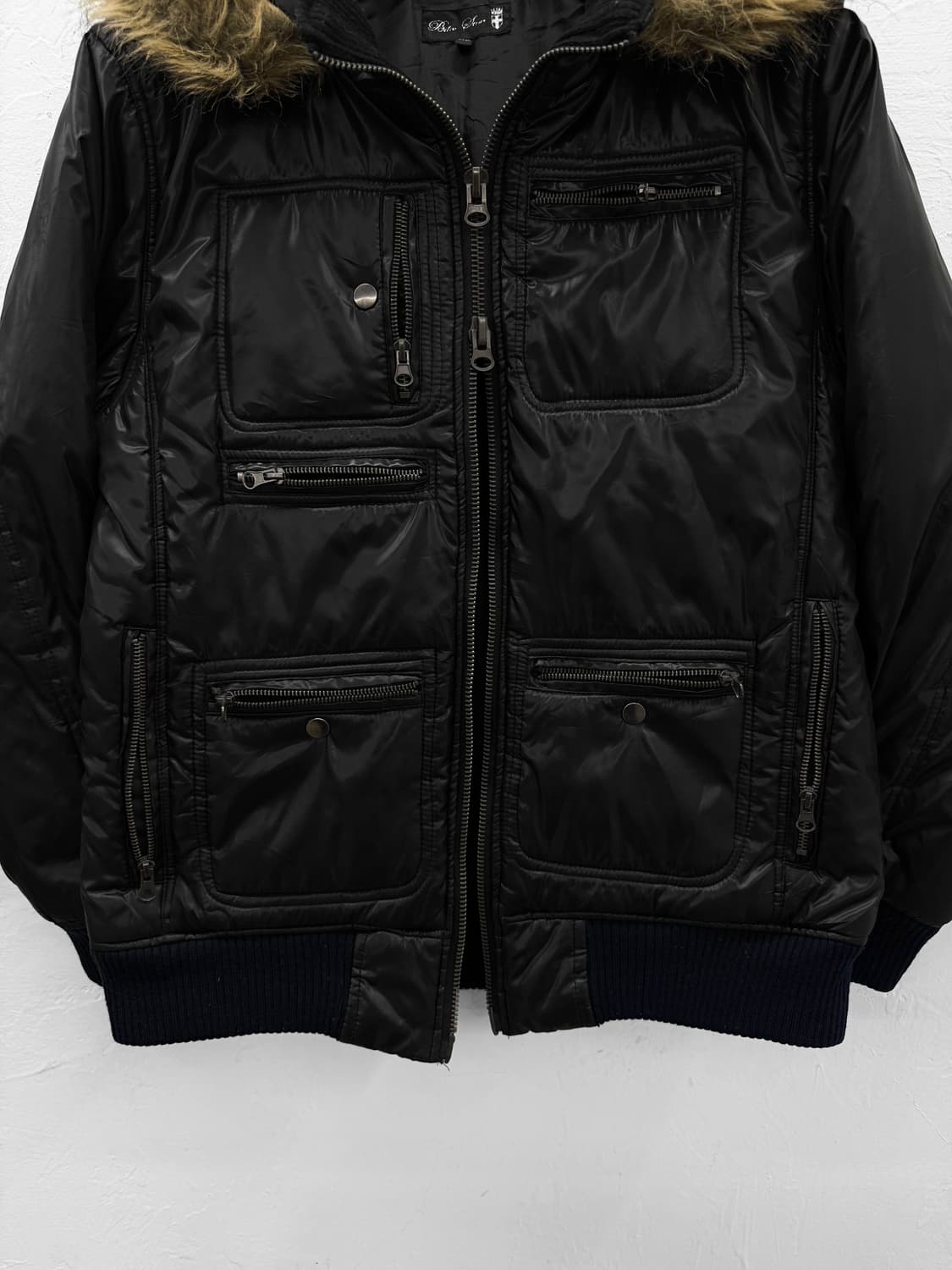 biko saiz 멀티포켓 유광 점퍼 상품이미지3