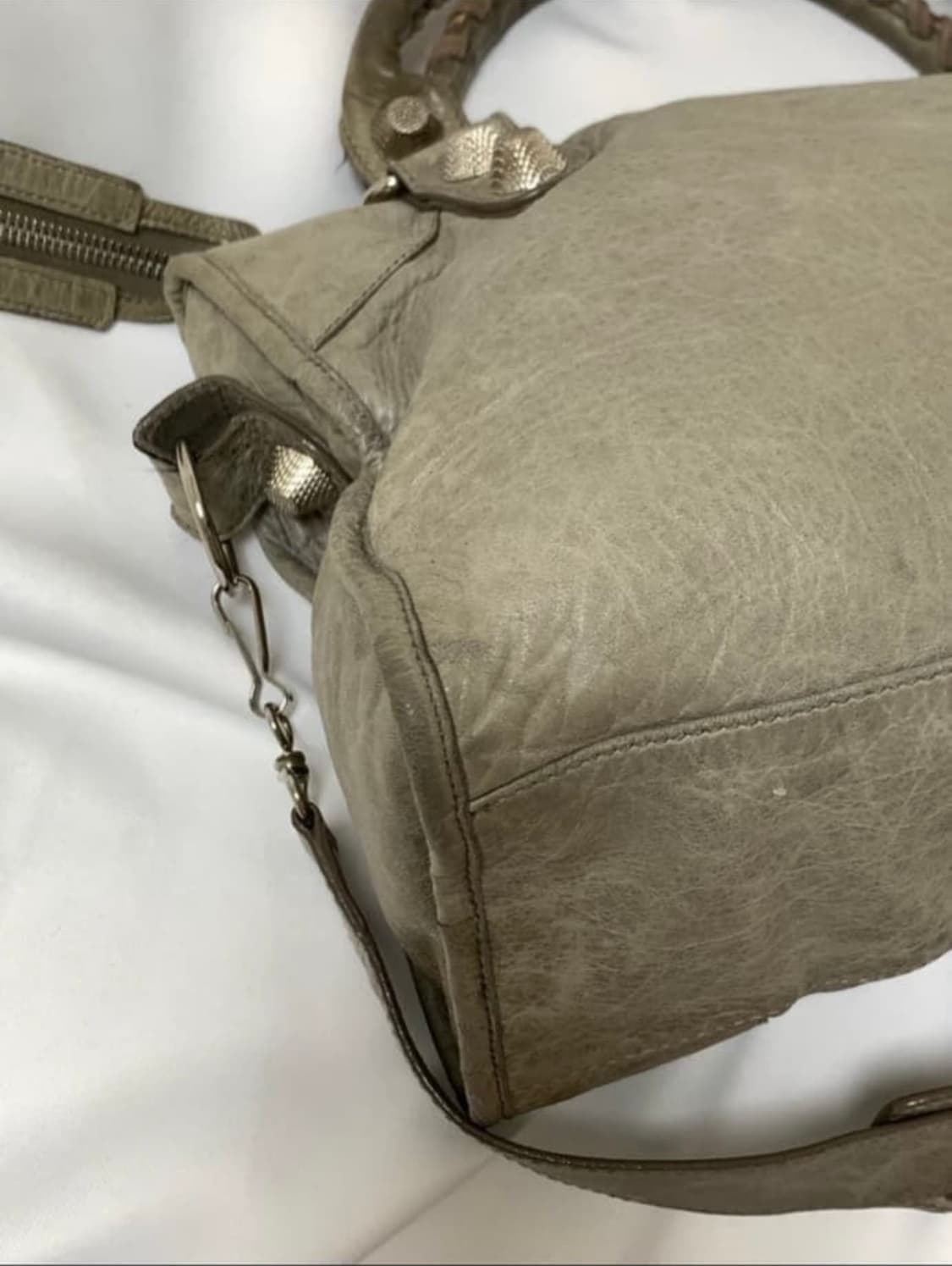 발렌시아가 빈티지 모터백 카키그레이 상품이미지4