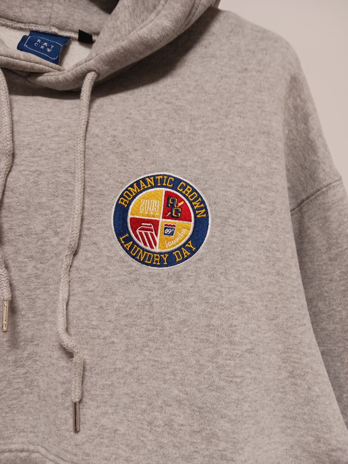 로맨티 크라운 기모후드티 상품이미지3