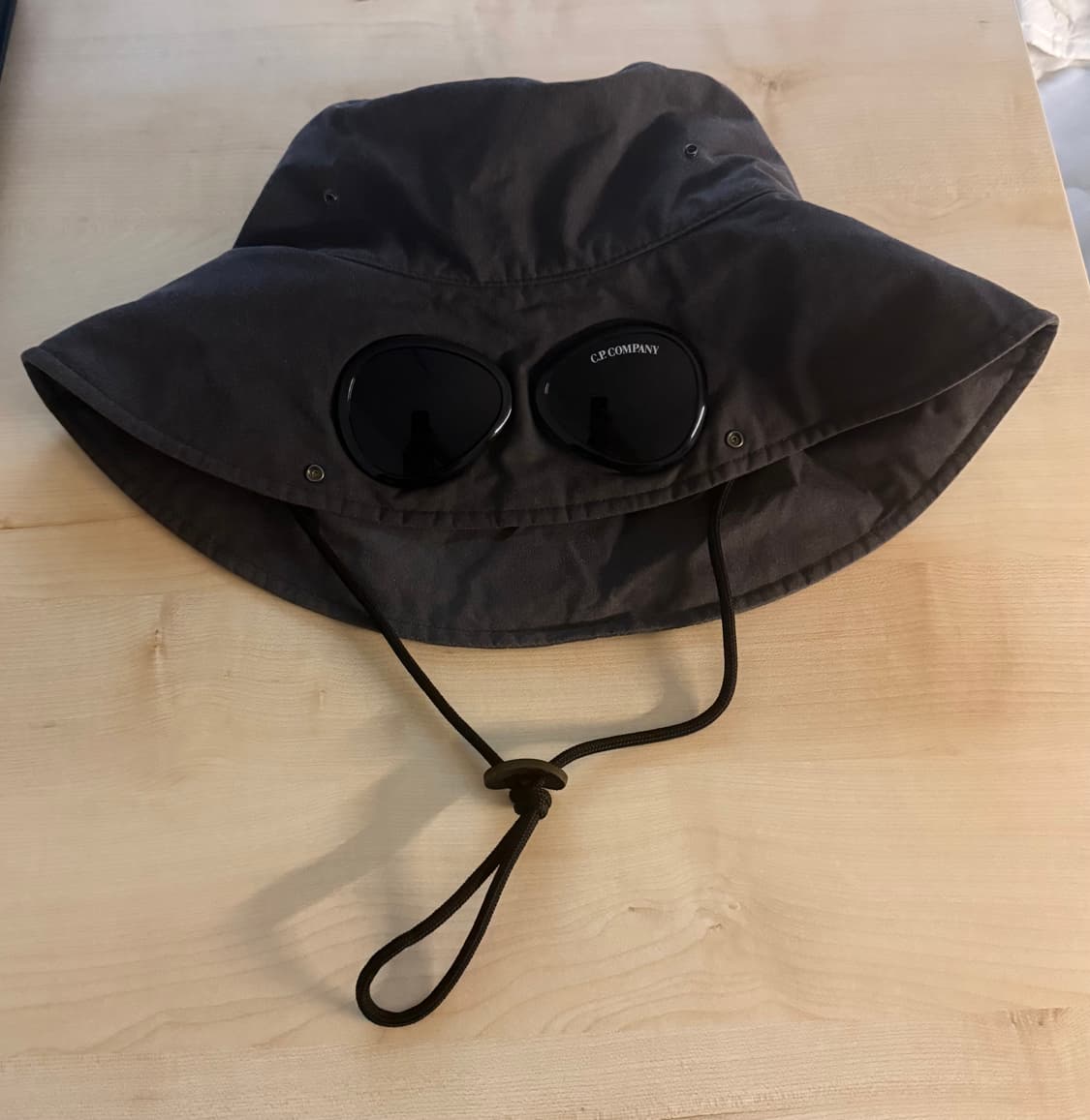 C.P 컴퍼니 x 바버 버킷햇 그레이 상품이미지1