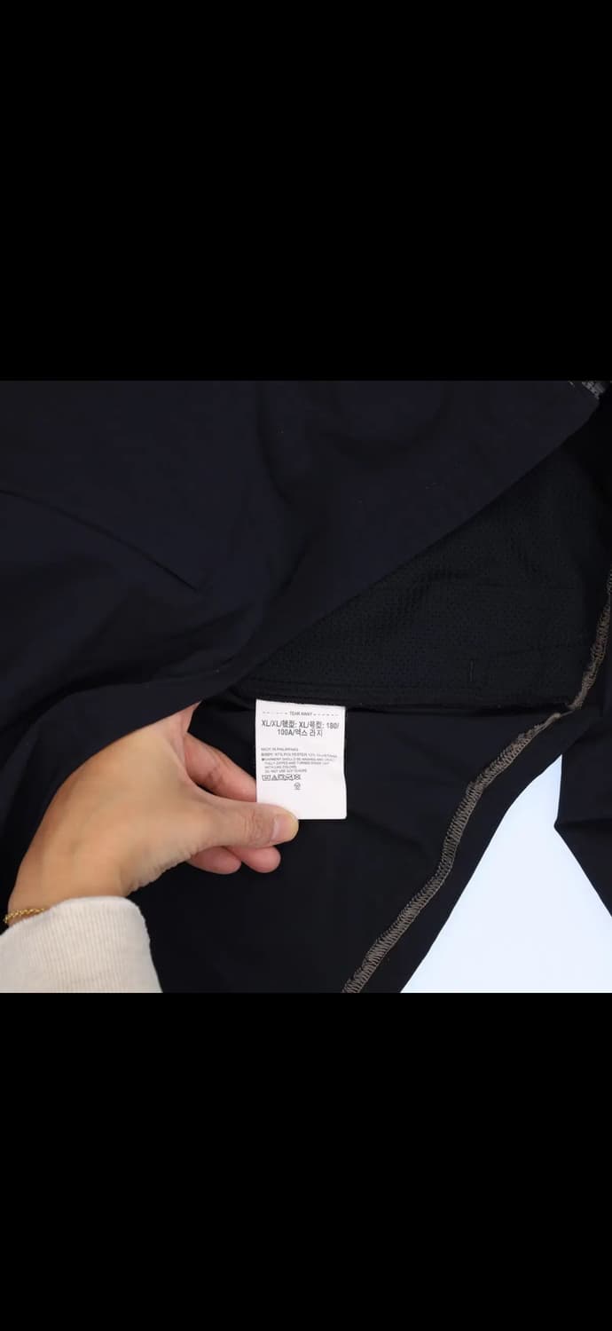 언더아머 배색 바람막이 자켓 1212H1 상품이미지5