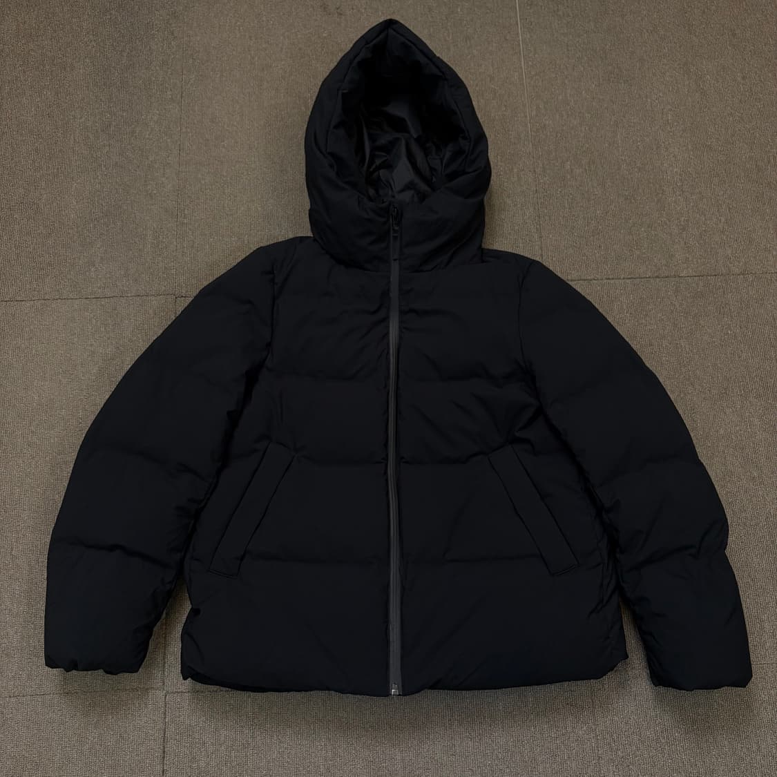 uniqlo 유니클로 심리스 다운 파카 패딩 xs 상품이미지1