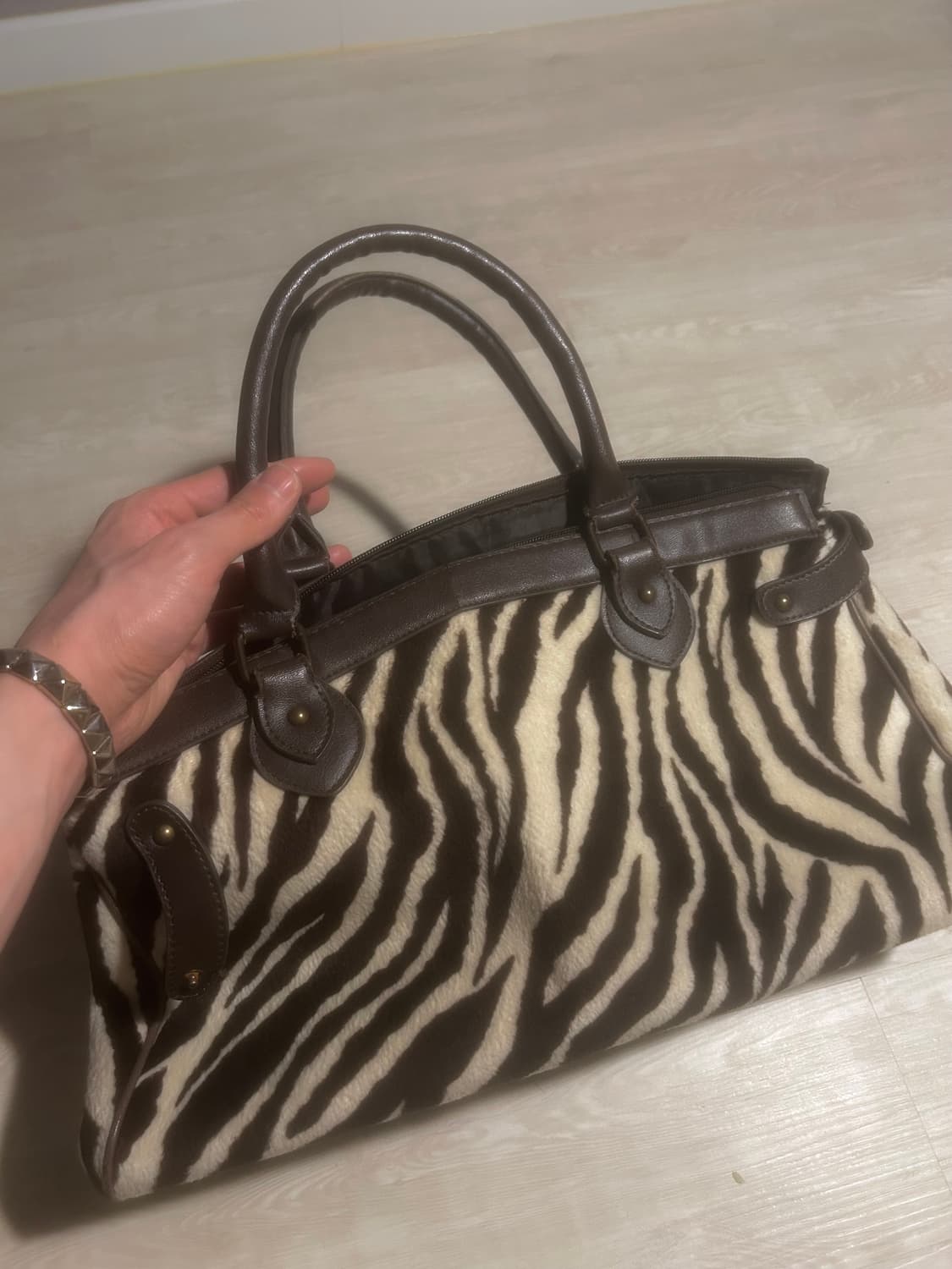 빈티지 갸루 Y2K 지브라 브라운 라떼 벨벳 숄더백  상품이미지1