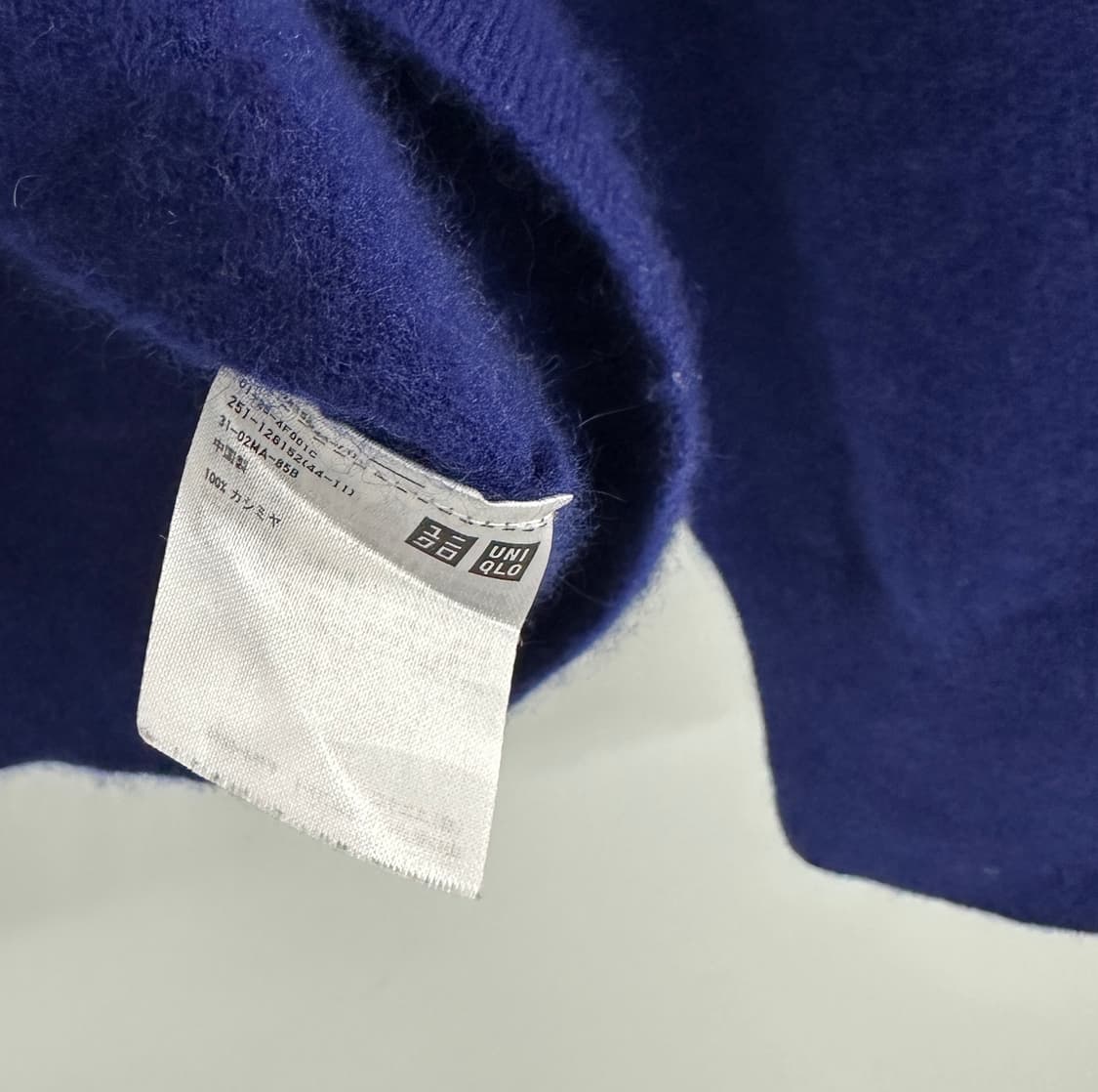 [유니클로] 여성 100% 캐시미어 V넥 니트 상품이미지3