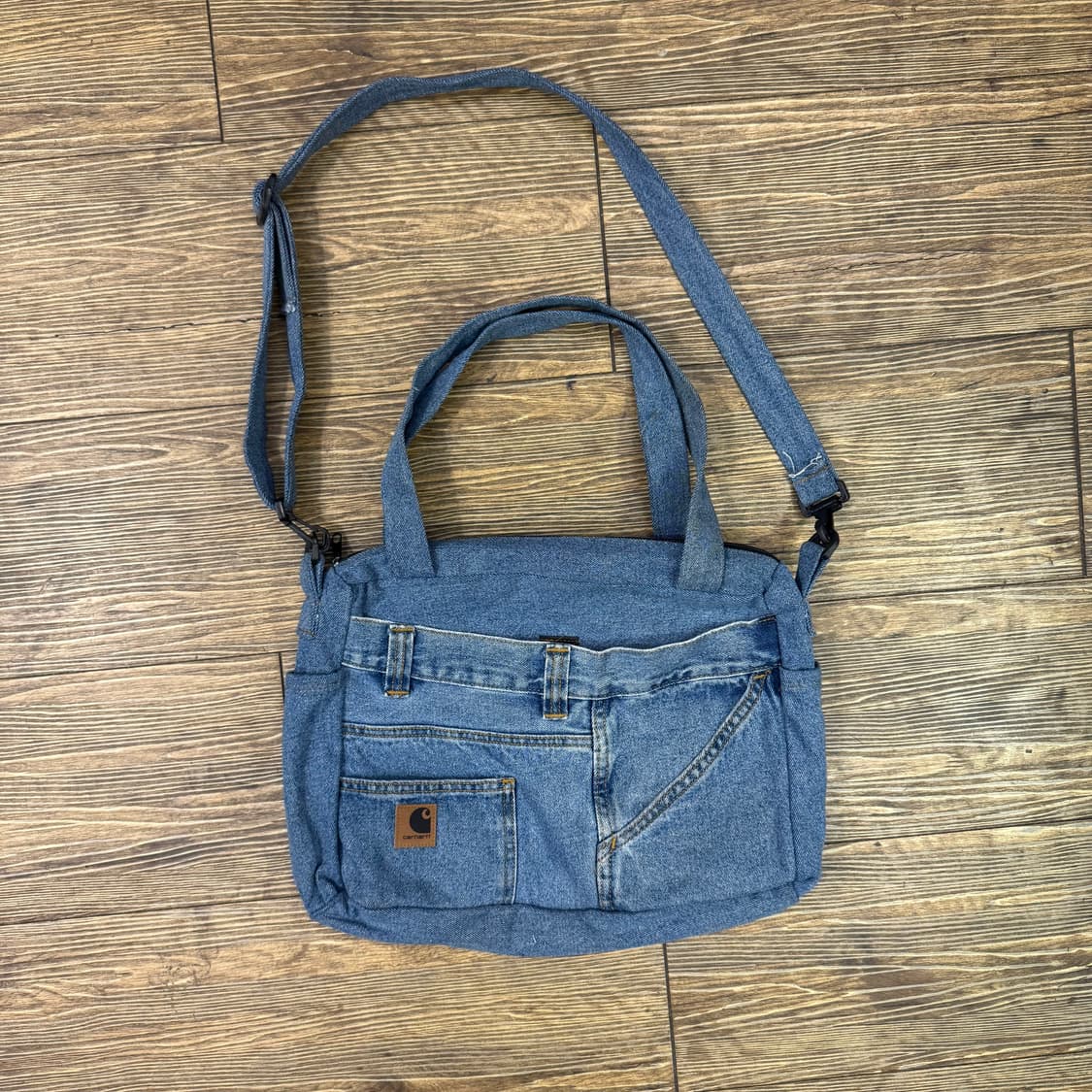 칼하트 리메이크 데님 크로스백 상품이미지1