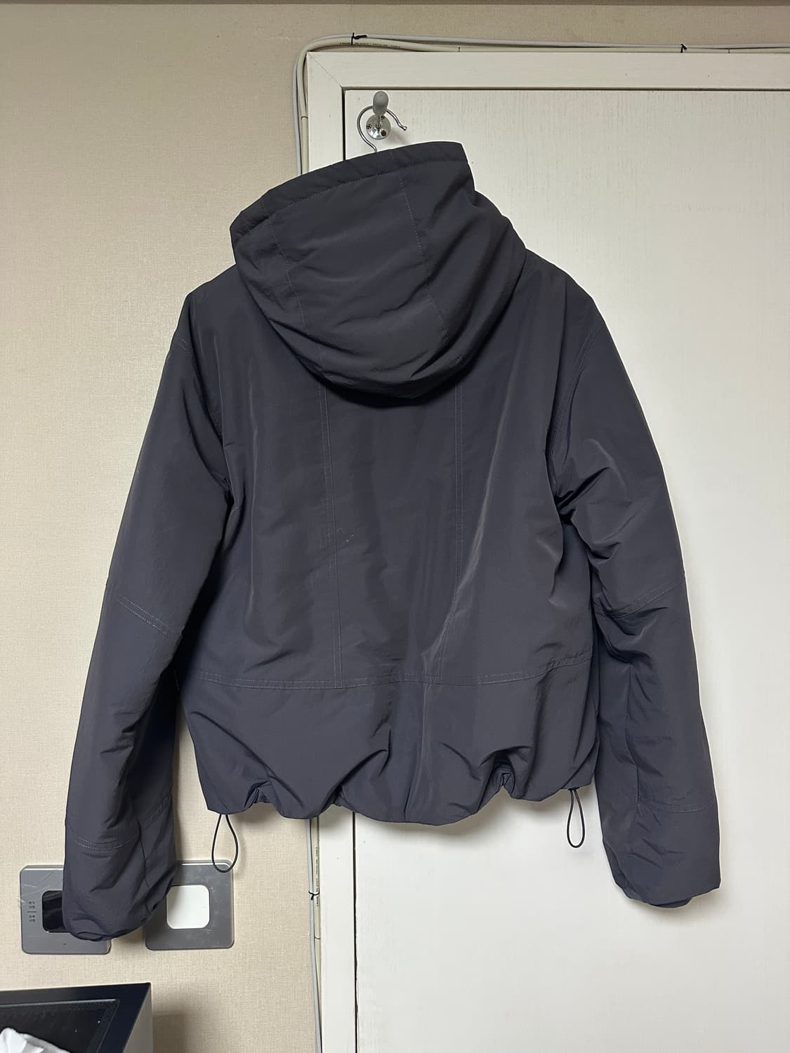 1) 다이브인 무민서 경량패딩 차콜 상품이미지2