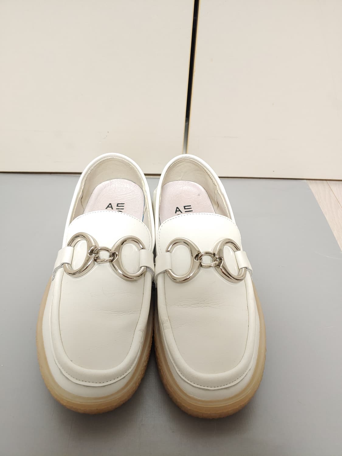 AEGO이고프리덤랩 23년 소가죽 스니커즈 로퍼 화이트색상 상품이미지1