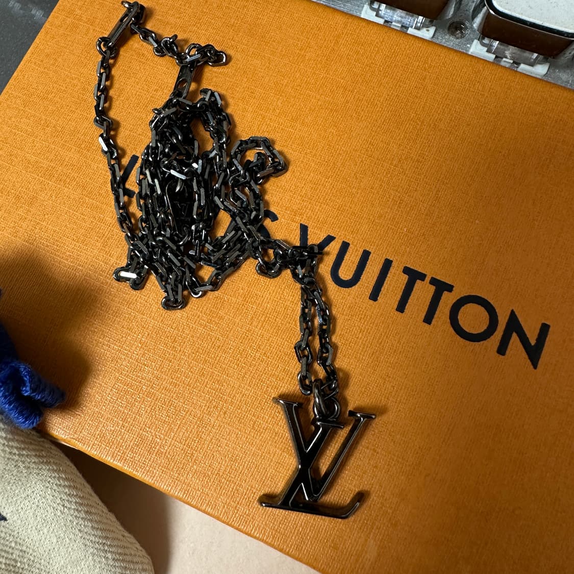 루이비통 LV 클로버 참 목걸이 상품이미지2