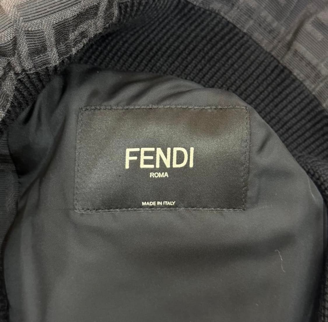 [리오브전포점] 펜디 FF 풀 모티프 패브릭 봄버 자켓 상품이미지4