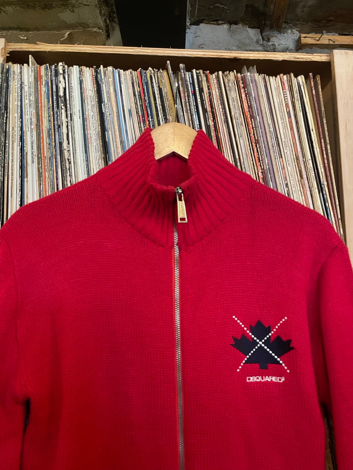 디스퀘어드 로고 자수 반폴라 니트집업 상품이미지2