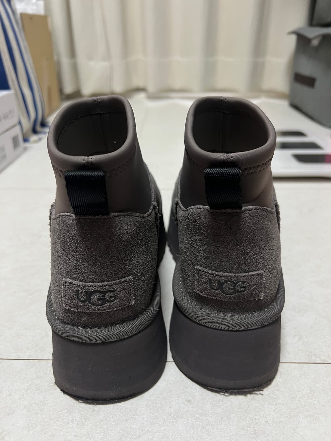 UGG 클래식 미니디퍼 240 상품이미지5