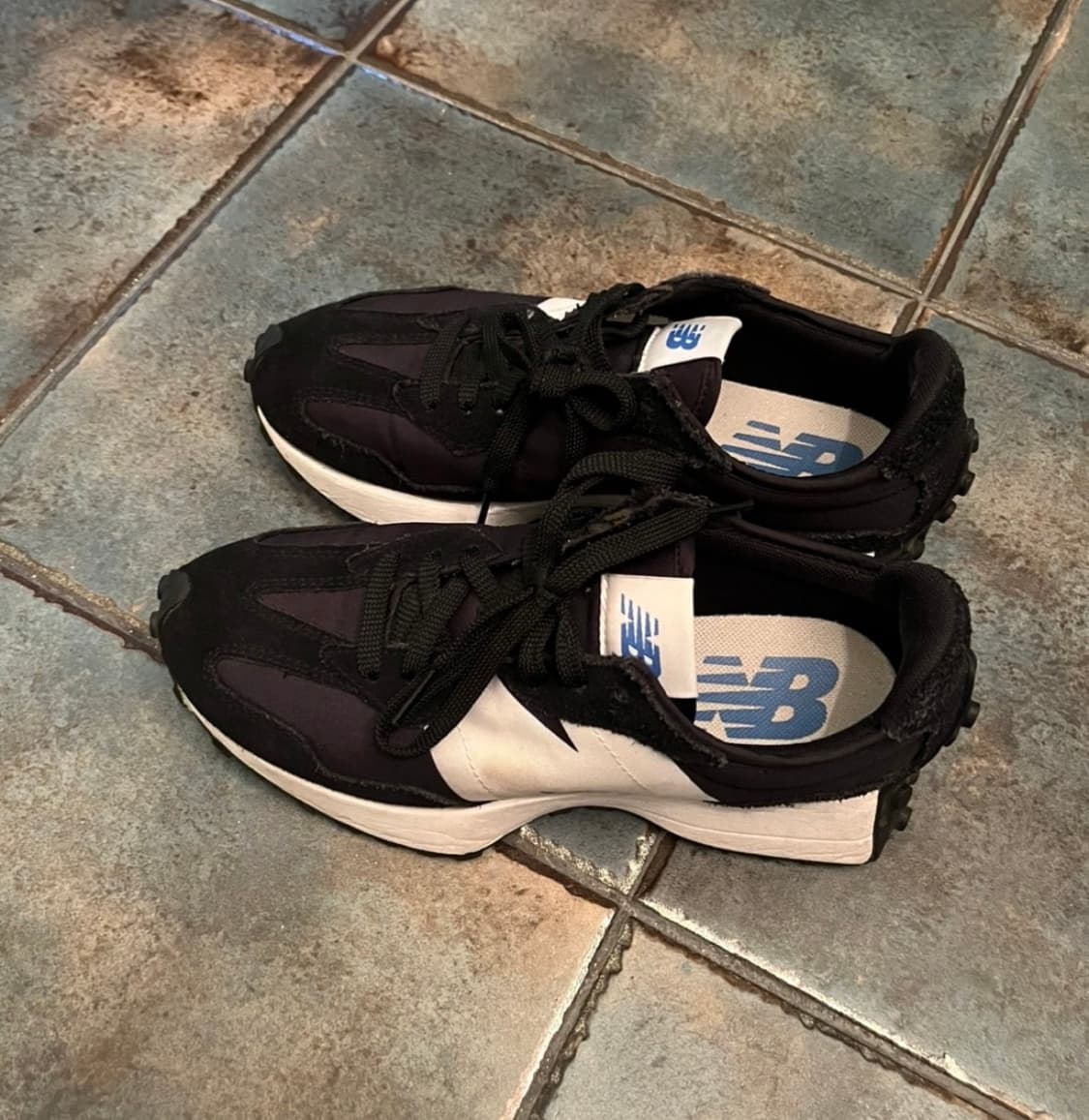 뉴발란스 327 240 상품이미지1