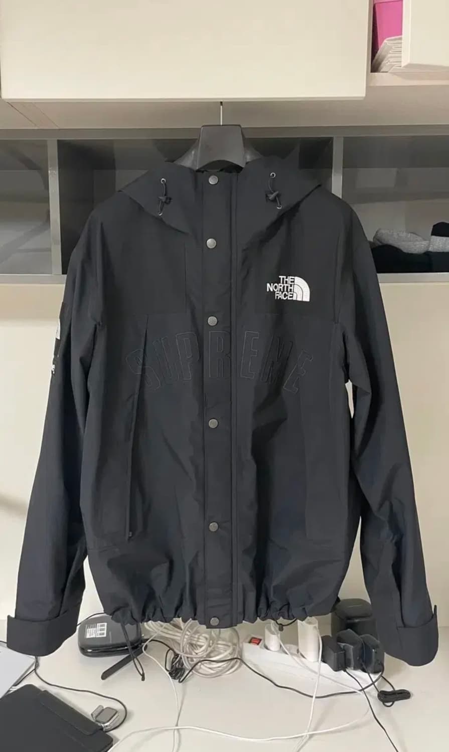 슈프림 x 노스페이스 아크로고 마운틴 파카 블랙 - 19SS 상품이미지3