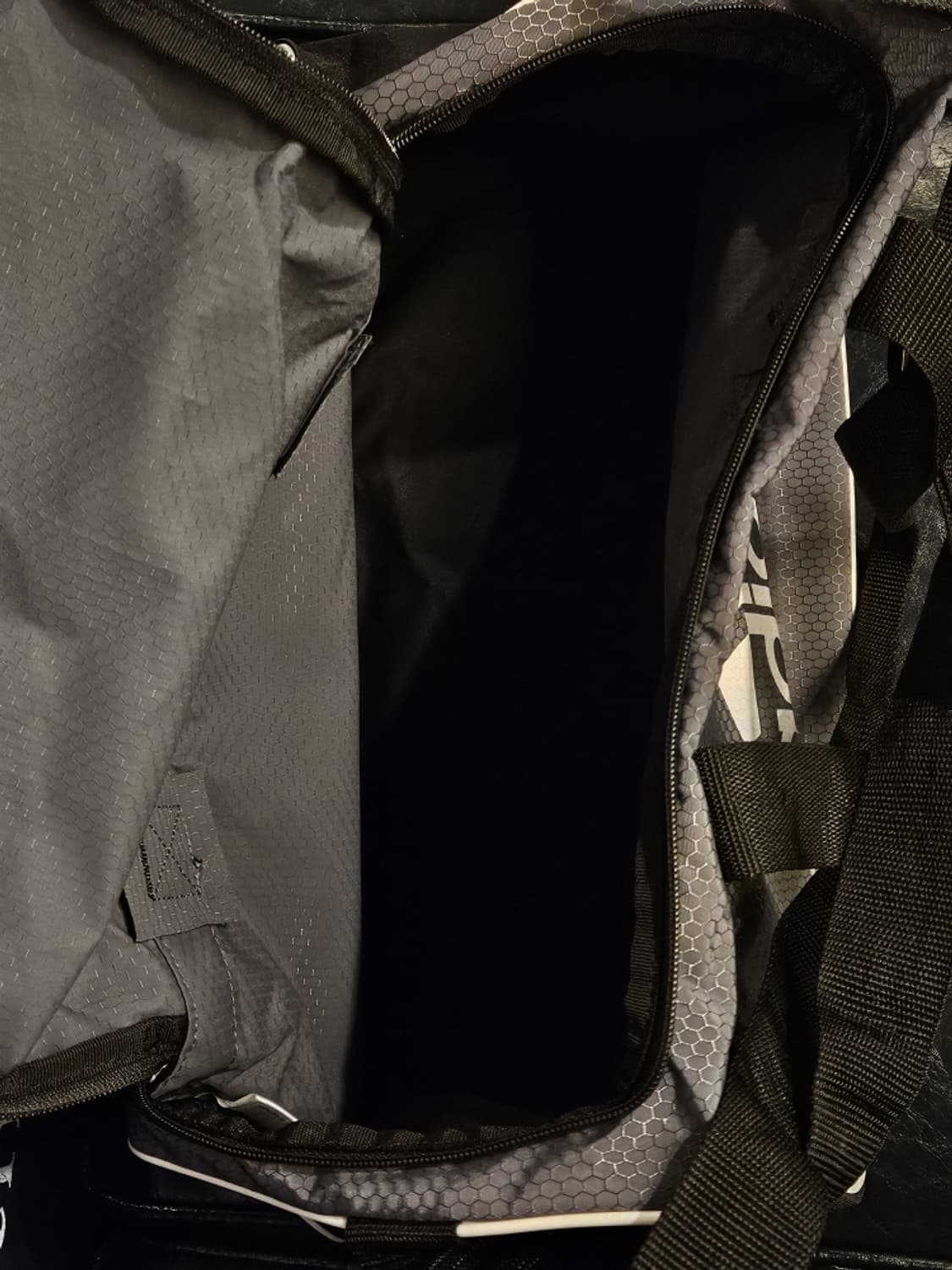 아디다스 디펜더 스포츠 더플 백 (43X27X23) / 10036 상품이미지7