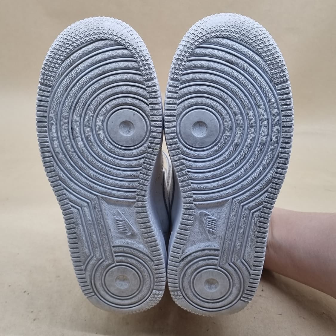 나이키 에어포스1 화이트 미드220 상품이미지3