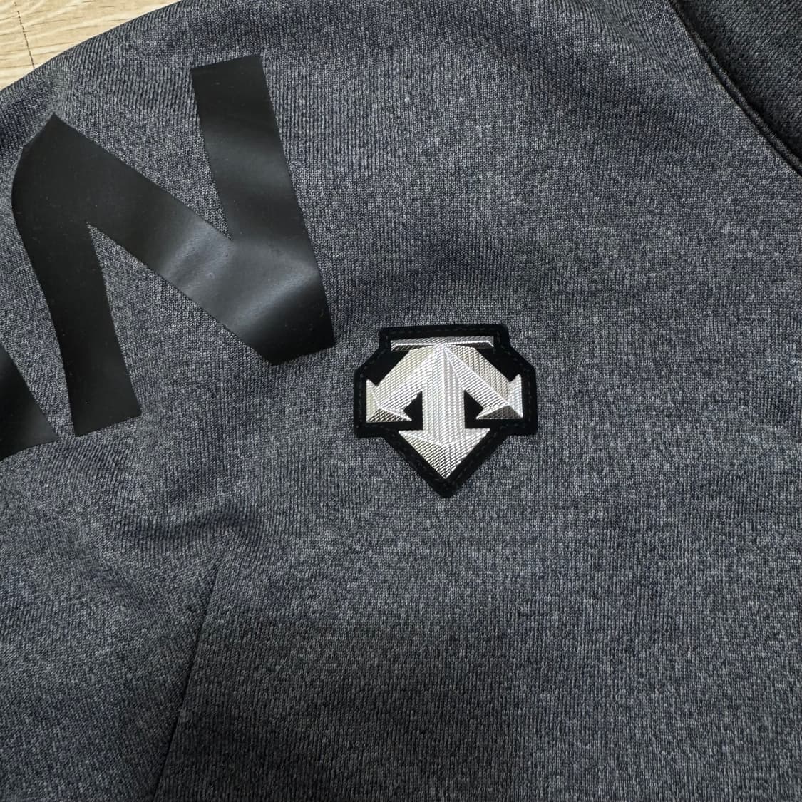 데상트 트랙탑 져지 상품이미지3