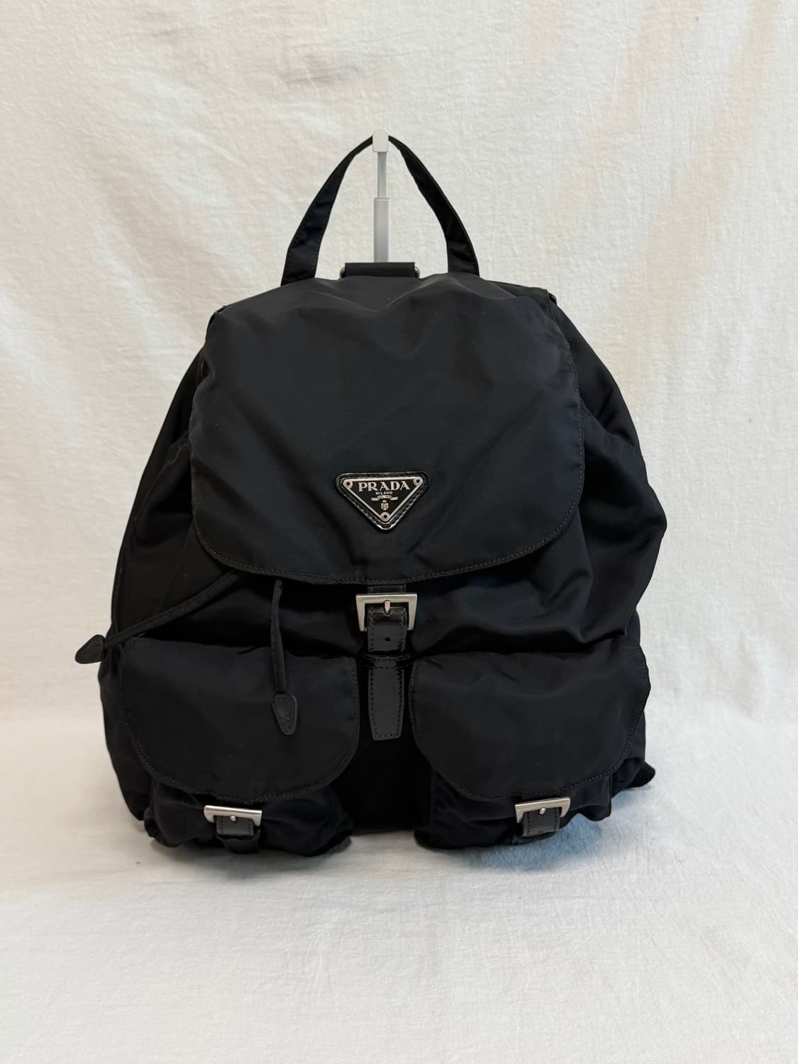 정품 프라다 포코노 나일론 투포켓 미디움 백팩 블랙 상품이미지3