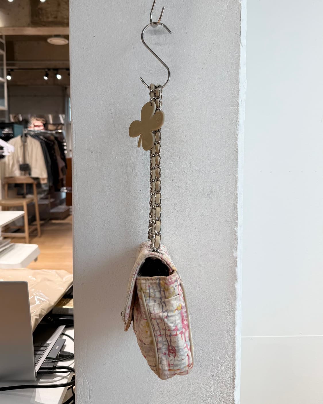 샤넬 05 럭키 참 포셰트 체인 숄더백  상품이미지4