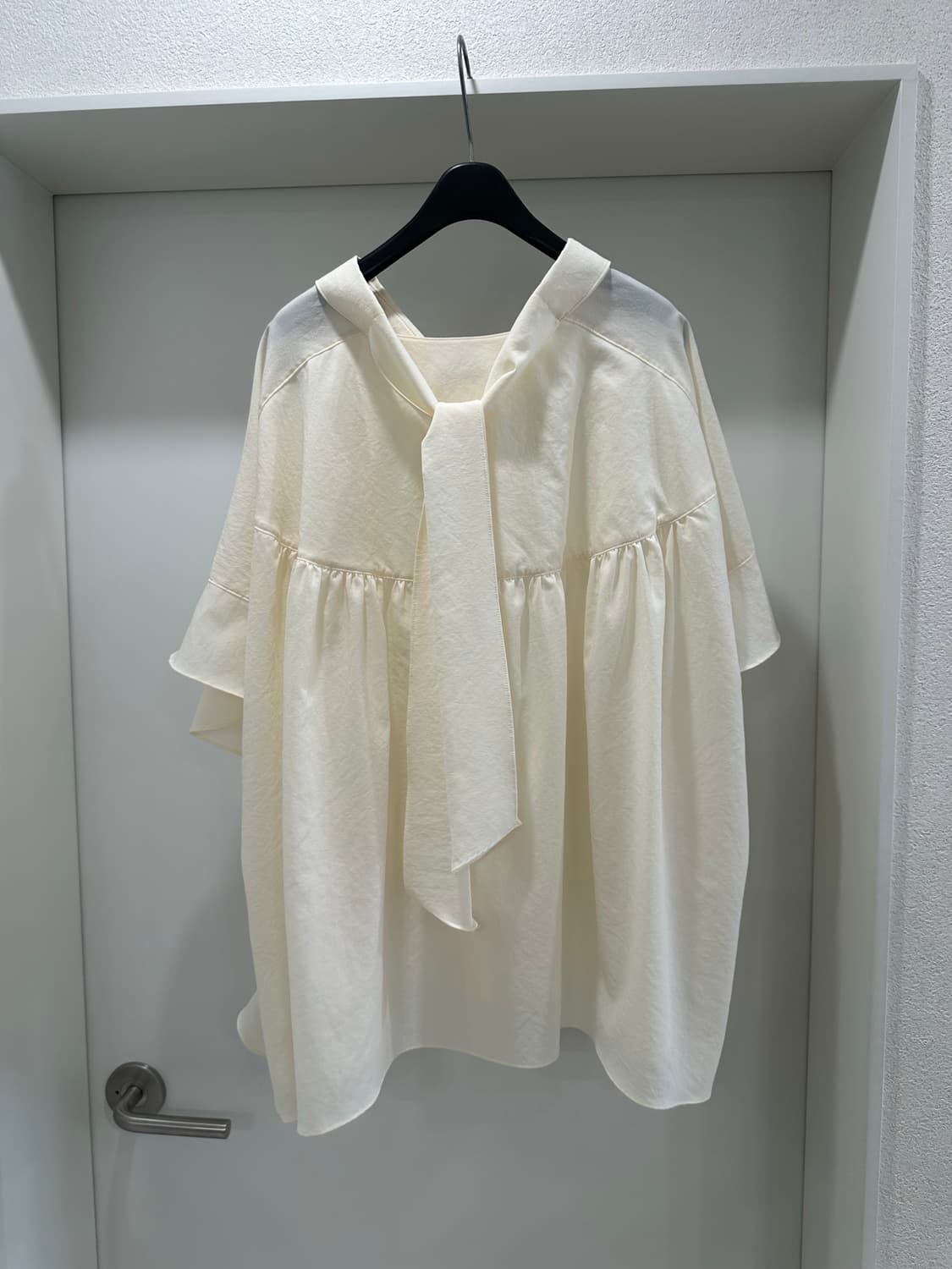 시스템 크림칼라 블라우스 상품이미지2