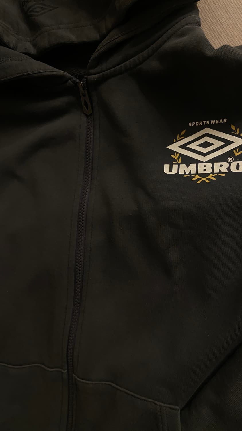 엄브로 후드티 상품이미지1