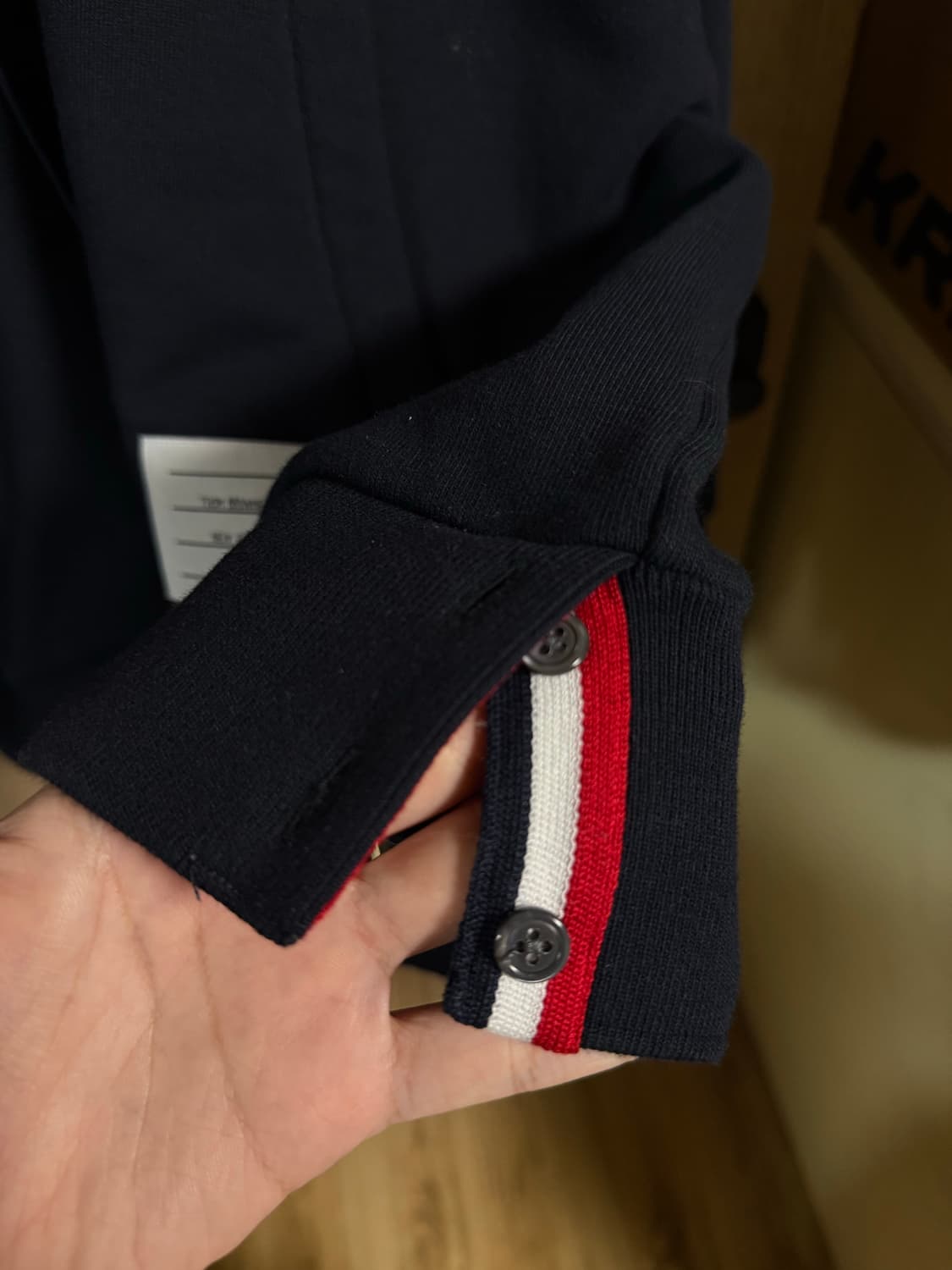 톰브라운 백삼선 금장 후드집업 네이비 신형 5  상품이미지9